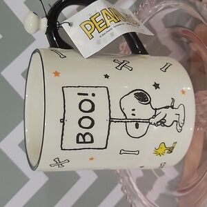 Peanuts Halloween Snoopy Mug with Black Handle